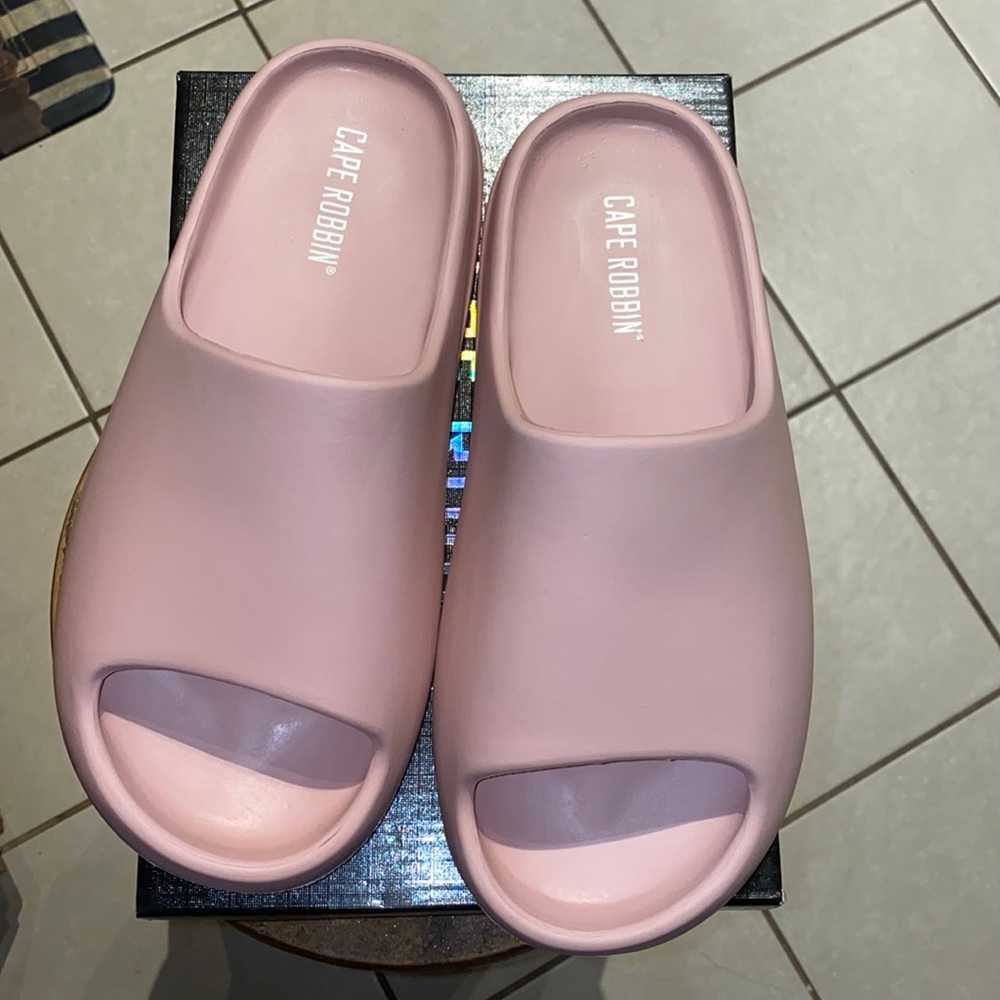 Pink Comfort slides